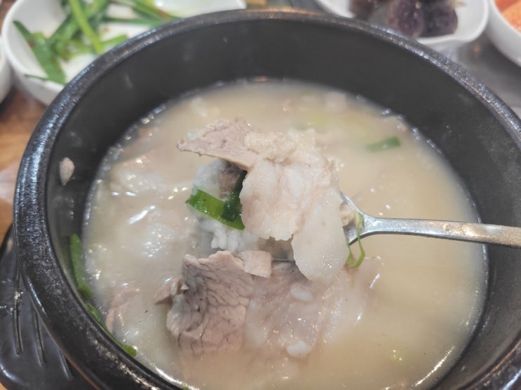  댓거리 창포국밥_비오는날엔 따끈한 돼지국밥이쥐~