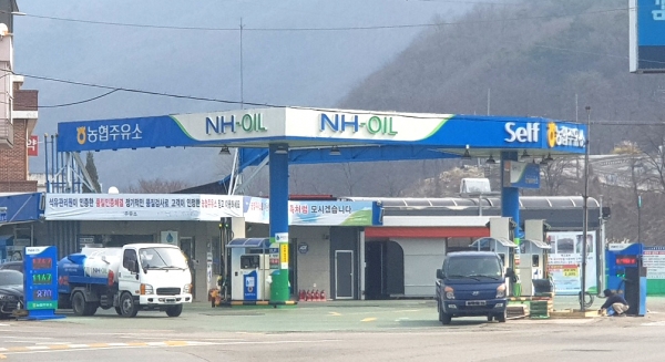 최대 주유소 네트워크 농협마저 '주유소 신설 자제령' 최대 주유소 네트워크 농협마저 '주유소 신설 자제령'