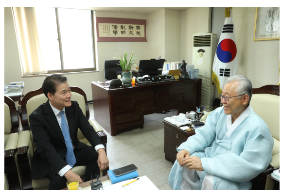 김영호 통일부장관, 최종수 성균관장 예방, 통일정책 추진방향 소통 김영호 통일부장관, 최종수 성균관장 예방, 통일정책 추진방향 소통
