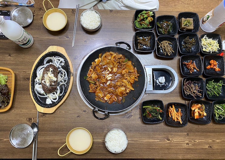  충북 단양 맛집 강변마을 구경시장 근처 마늘오삼불고기 마늘떡갈비 추천 15첩 반상