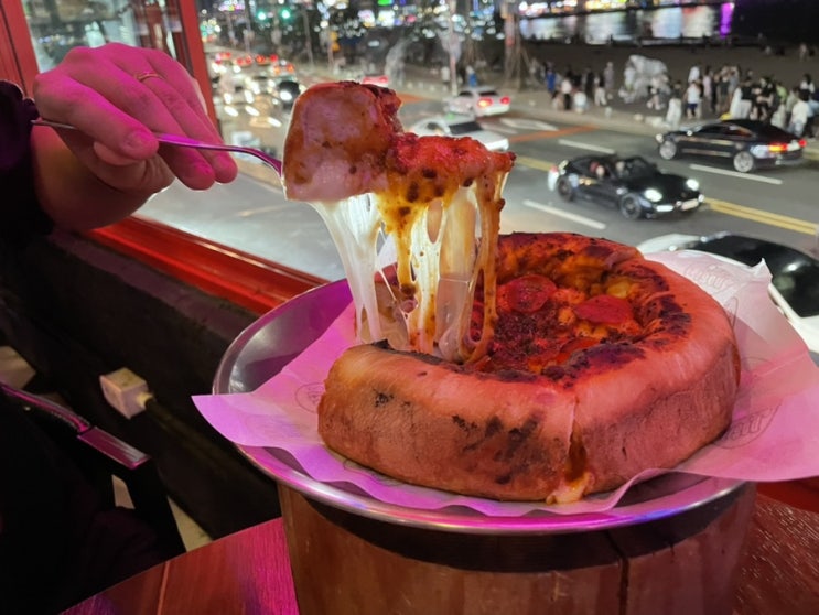  [광안리] 오션뷰를 바라보며 시카고 피자를! 백종원 픽 맛집 매드독스, 내돈내산 후기(클럽 분위기는 덤으로)