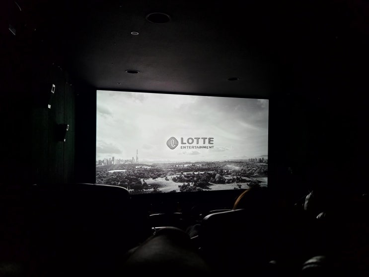  [영화리뷰] 콘크리트 유토피아 - 위기 속 인간의 어리석음과 추악함이 보이는 자본주의 넘어 아파트주의