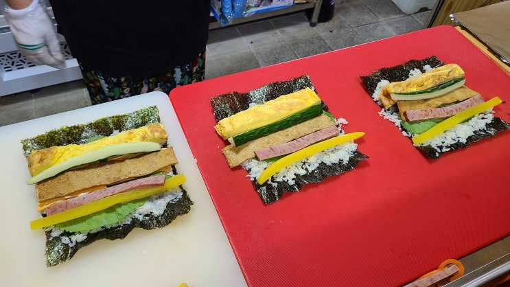 함덕김밥 송송김밥 재료가 아낌없이 들어간 두툼김밥