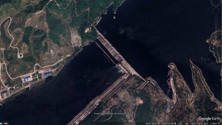 수풍댐 : 북한 최대 발전 시설 수풍수력발전소