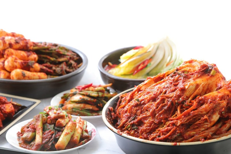 김치를 파는 꿈, 김치 먹는 꿈, 깍두기를 만드는 꿈, 김치전을 만들어 먹는 꿈, 김치 꿈 해몽