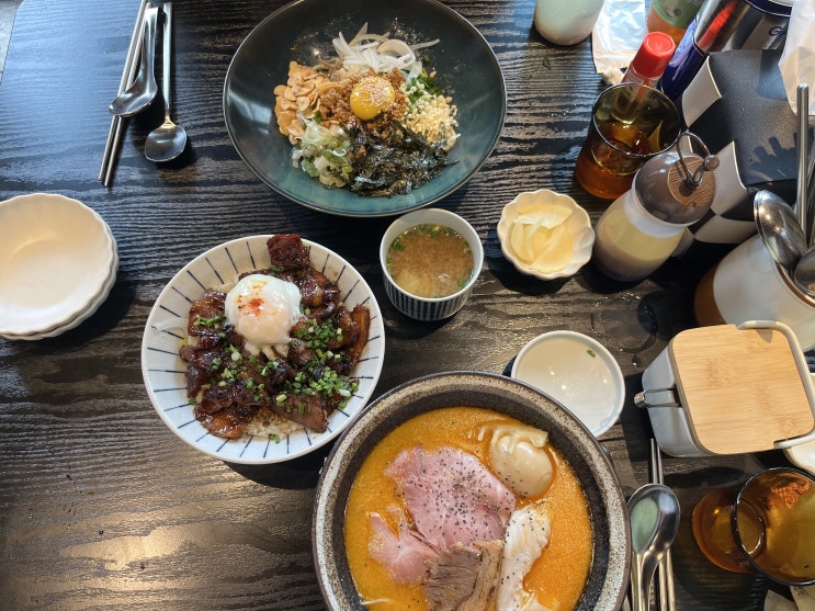 웨이팅이 아깝지 않은 일산 가로수길 라멘 부타동 맛집 식당 히라오카