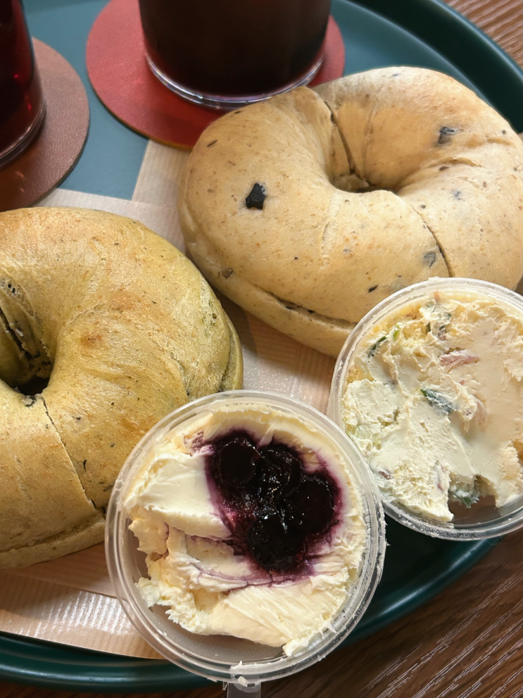  신림역 '모노헤르쯔' 핸드드립, 베이글 맛집, 조용한 분위기 카페 추천