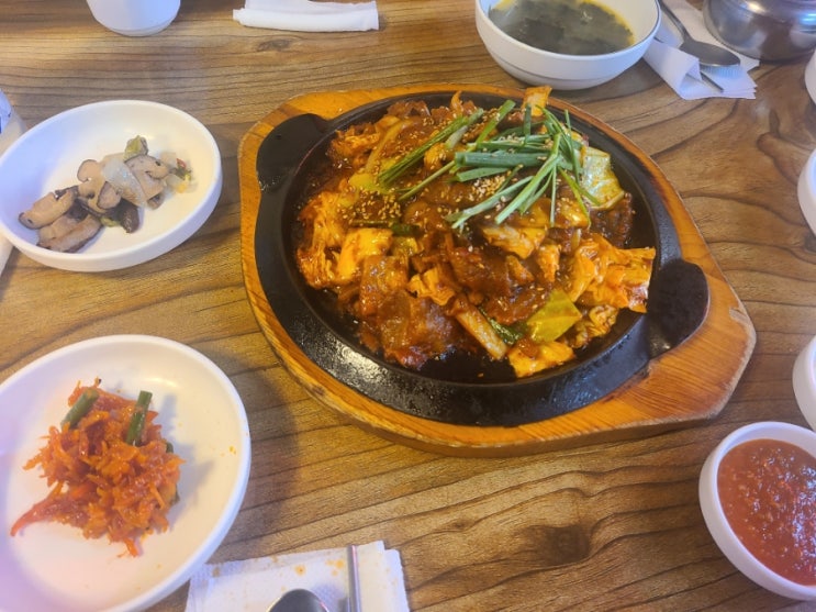  항상 먹는 그맛 우렁두렁 제육