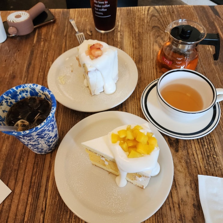  [행궁동 카페] 수원 '콜링우드' 커피 복숭아 망고케이크 맛집