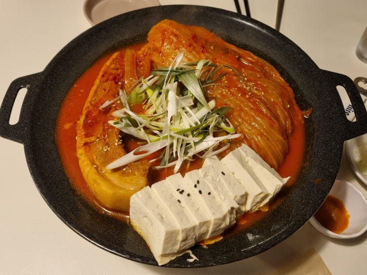  합정 양화주택 :: 예쁜 분위기의 깊은맛 한식 다이닝 펍