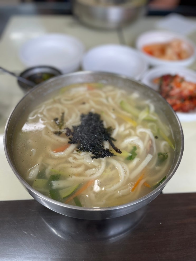  평범해보이지만 방문해보고 싶었던 고향칼국수