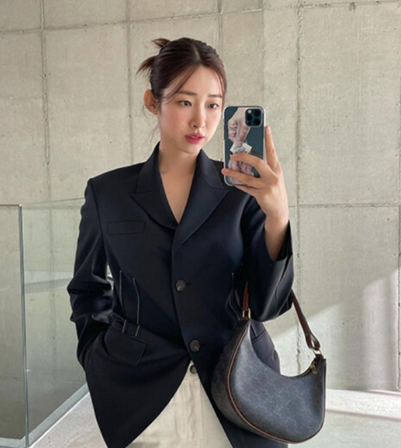  핸디한 사이즈에 고급스런 30대 여성 데일리백으로 여자 명품 브랜드 셀린느 트리오페 아바백 가방 추천