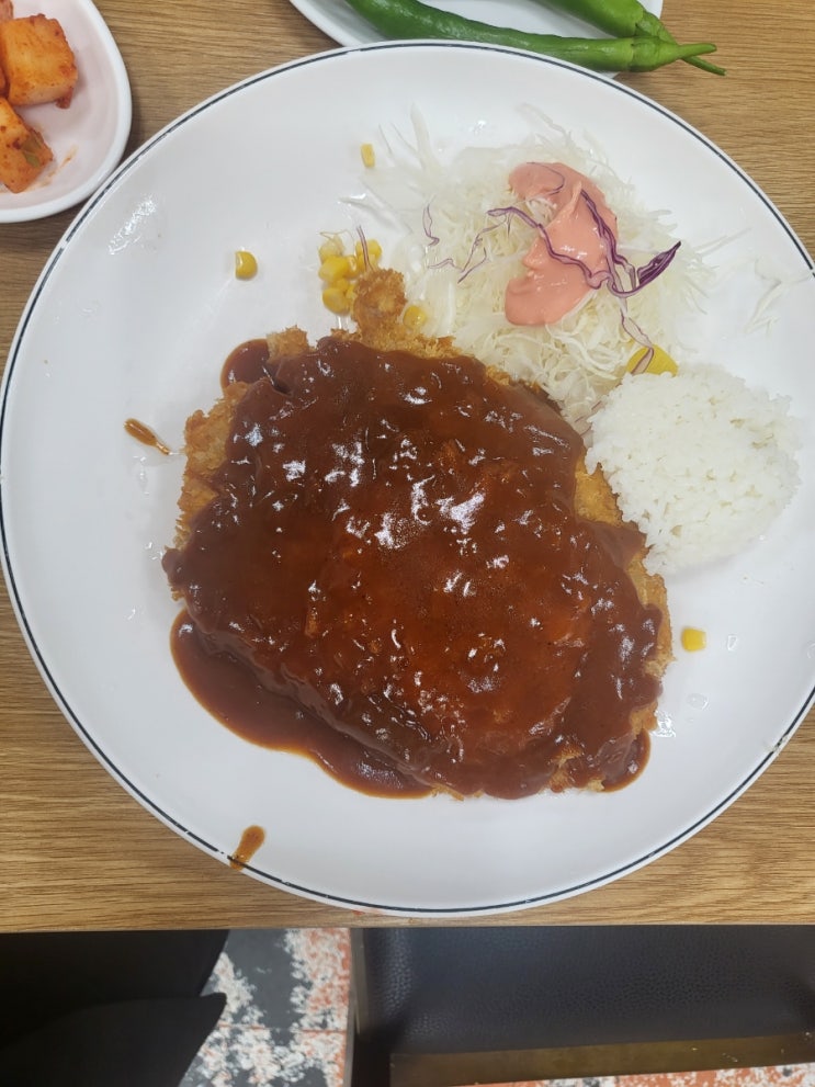  남산 왕돈가스에서 배부르게 먹고 왔어요!