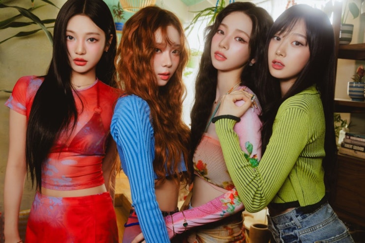 에스파, K팝 그룹 최초 영국 매거진 DORK 커버 장식..."최고의 보컬과 하모니" 에스파, K팝 그룹 최초 영국 매거진 DORK 커버 장식..."최고의 보컬과 하모니"