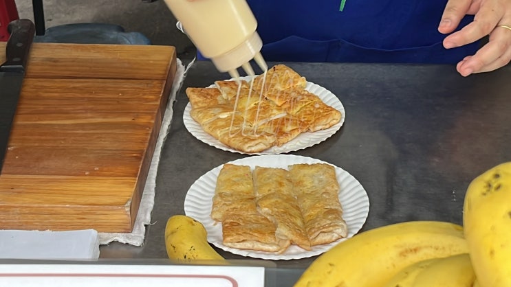  산티탐로띠 산티탐디저트 산티탐로컬맛집 치앙마이로띠 정말 달달하면서 맛있었던 코코넛로띠와 바나나로띠 산티탐로컬디저트맛집 รตีป้าเด - สันติธรรม