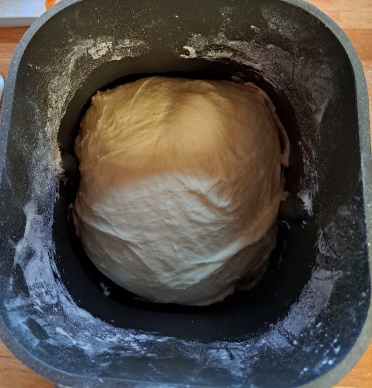 모닝빵 만들기: 잡곡모닝빵 vs. 백밀가루 모닝빵