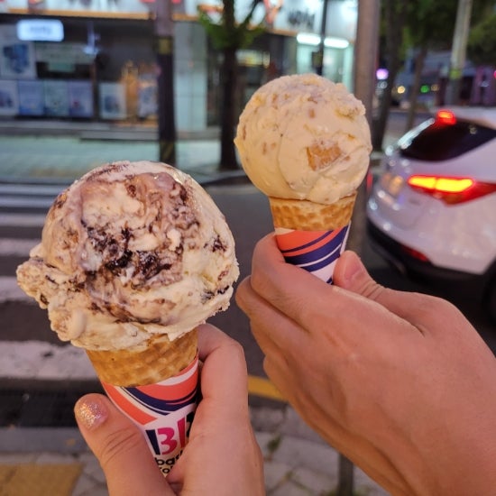 베스킨라빈스 양시숲 아이스크림 싱글콘 아몬드봉봉 베스킨라빈스 양시숲 아이스크림 싱글콘 아몬드봉봉