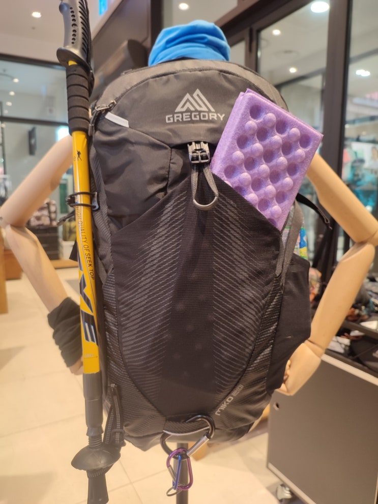  그레고리 남성배낭 미코 20ℓ 옵틱 블랙 28J29025
