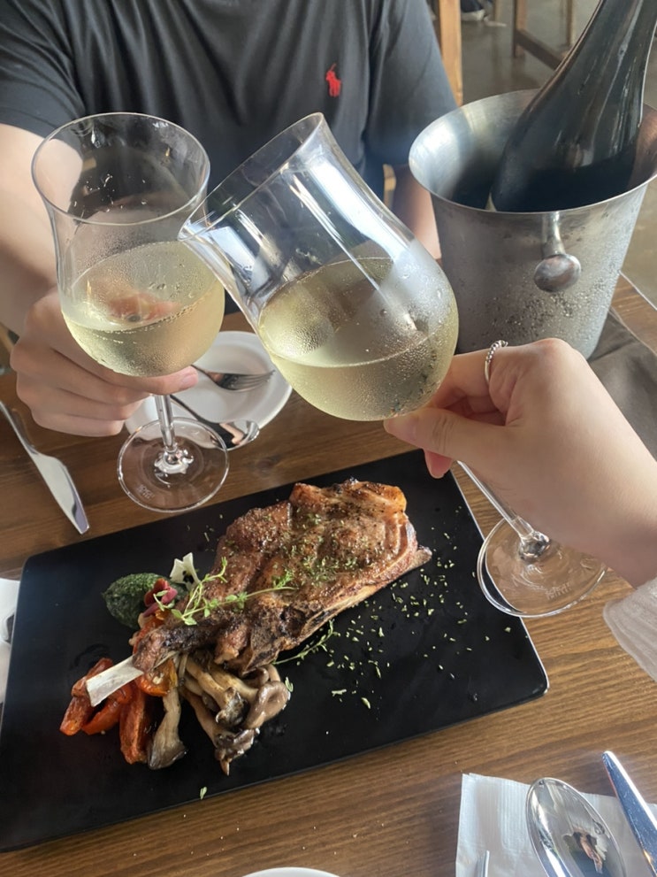  기념일에 가기 좋은 이태원와인바 ‘POF 포프’