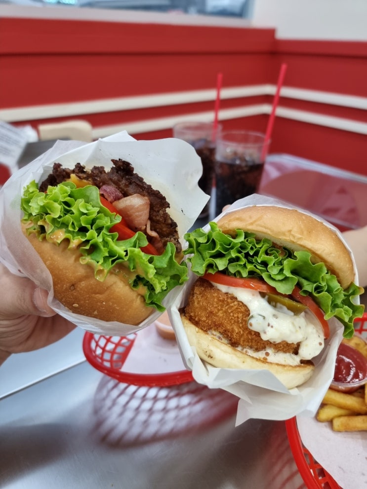  진해 자은동맛집 "홀리몰리버거" 정말 맛있는 진해수제버거 데이트 맛집 추천!