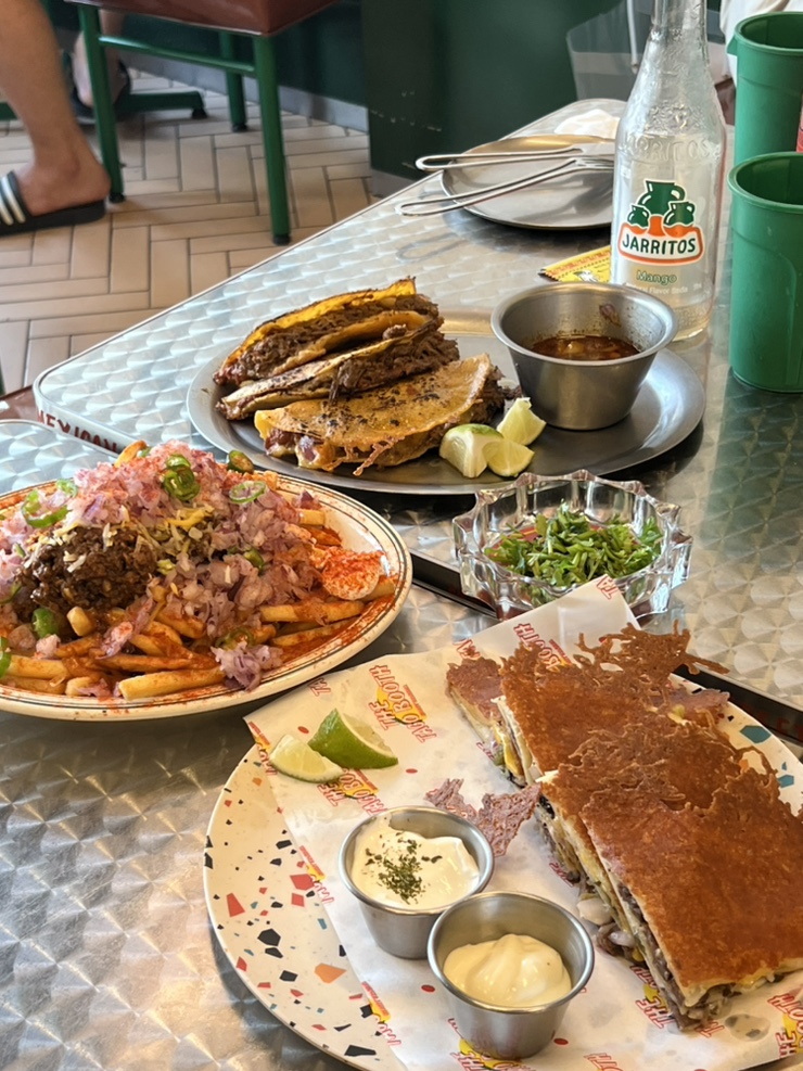  압구정 로데오 맛집 더타코부스 서비스 한입 맥주도 좋아