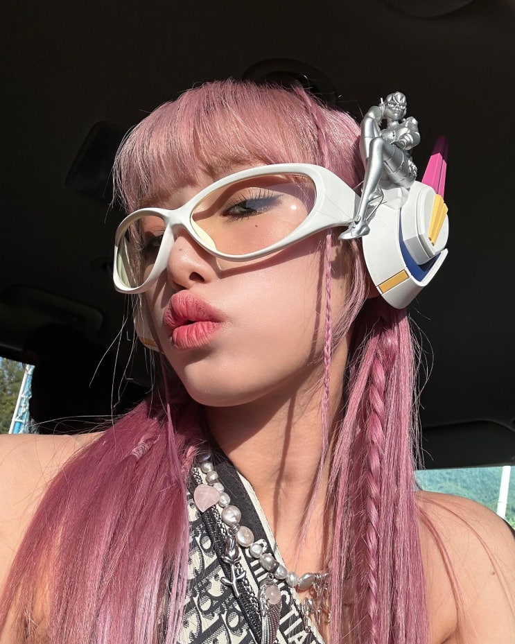 최예나 젠틀몬스터 오버워치 2 디바 선글라스 정보 최예나 젠틀몬스터 오버워치 2 디바 선글라스 정보