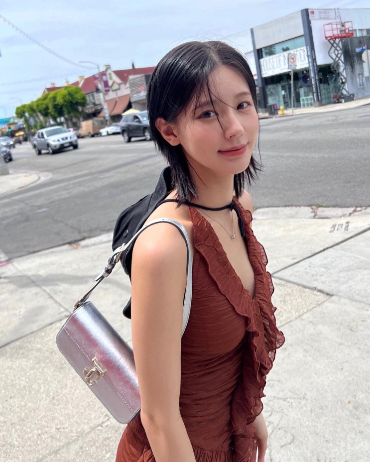 미연 데일리백 지미추 실버 메탈릭 나파 미니 숄더백 정보! 미연 데일리백 지미추 실버 메탈릭 나파 미니 숄더백 정보!
