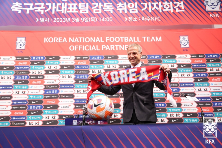[축구일기] <b>클린스만</b> 감독의 재택 근무 논란.. <b>아시안컵</b> 정상은... 