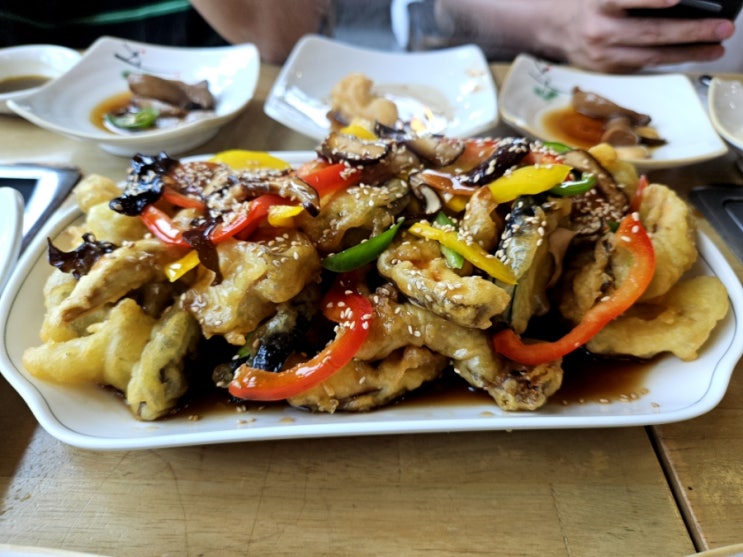  양양 송이버섯마을에서 맛보는 자극적이지 않은 맛의 풍미