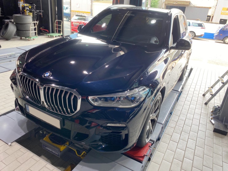  BMW X5 21인치 한국타이어 벤투스 S1 EVO Z AS 고성능 사계절 타이어로 교체합니다.