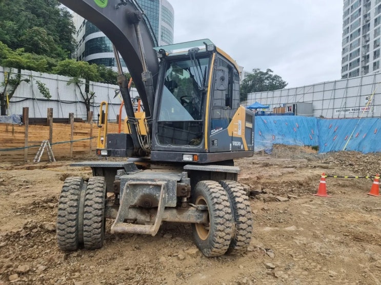 볼보 EW140E 2015년식 5400만원 판매합니다. 볼보 EW140E 2015년식 5400만원 판매합니다.