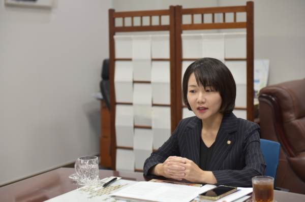 [내외뉴스통신] [인터뷰] 더불어민주당 홍정민 의원 "정치와 경제에 가장 중요한 것은 '공감'....