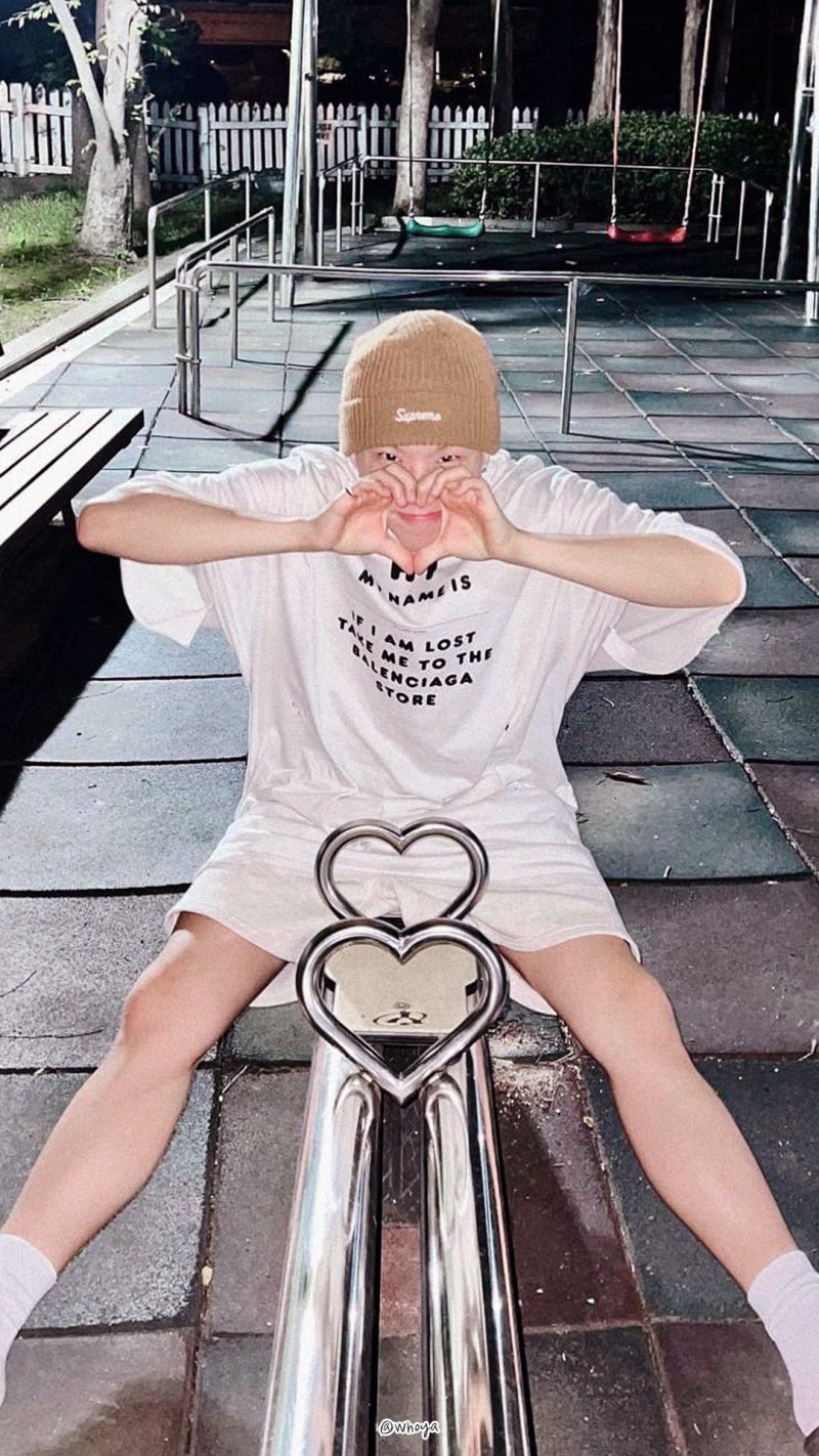 SEVENTEEN Hoshi High-Resolution Wallpapers / Hoshi's Instagram Casual Outfit Photos