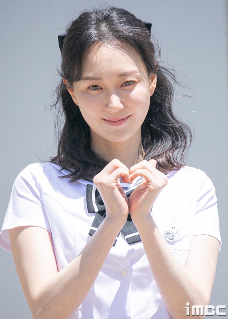 "생업까지 포기하고" 미용실 보조로 일하던 20살 배우 지망생 이유영, 현재 이렇게 지냅니다 "생업까지 포기하고" 미용실 보조로 일하던 20살 배우 지망생 이유영, 현재 이렇게 지냅니다