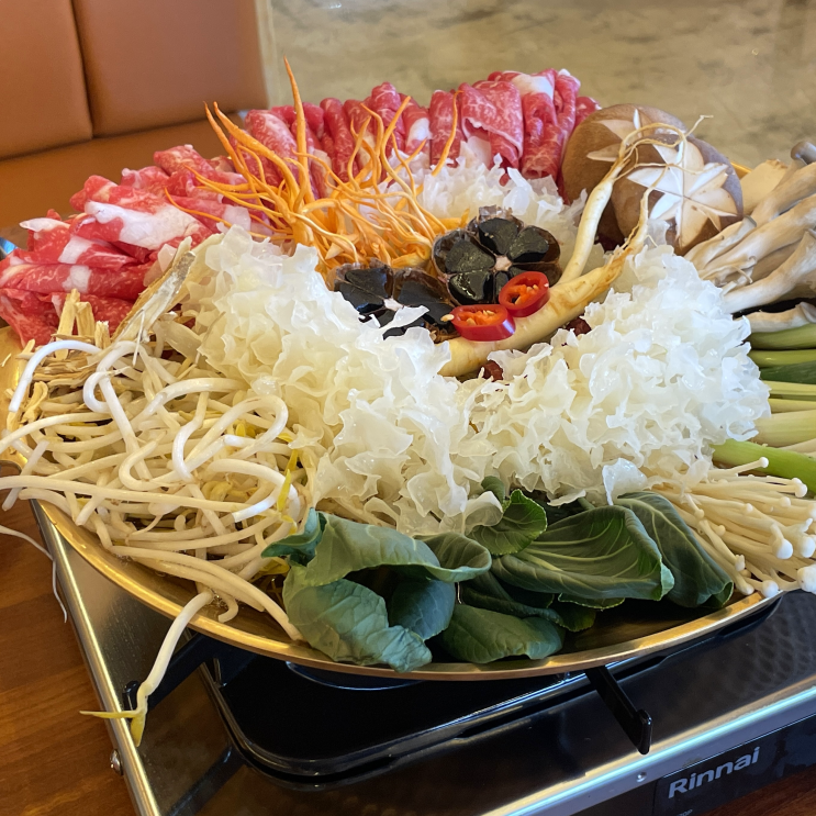  경주 보문단지 한우버섯전골 육회 인생 맛집 ‘우화한식당 황남정’