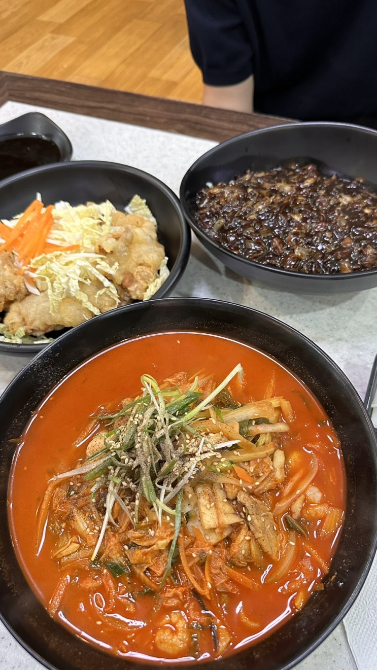  동해 묵호항 중앙시장 내돈내산 짬뽕 맛집 “율짬뽕”