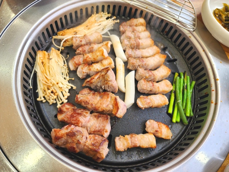  광교 고기집 맛찬들 왕소금구이 광교호수공원 삼겹살 목살 후기