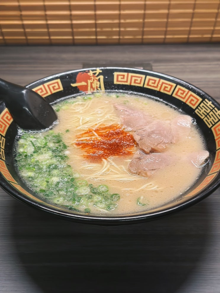  후쿠오카 3대 라멘, 텐진 이치란라멘 웨이팅, 맛, 위치