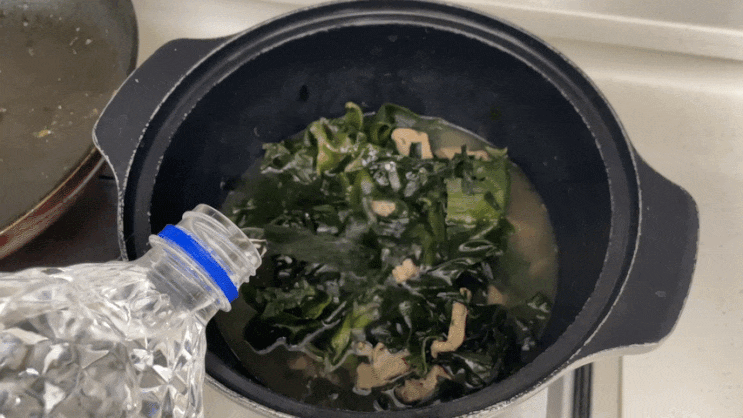  자취 5년 차, 소고기 미역국 만드는 법 눈대중 간단 레시피!