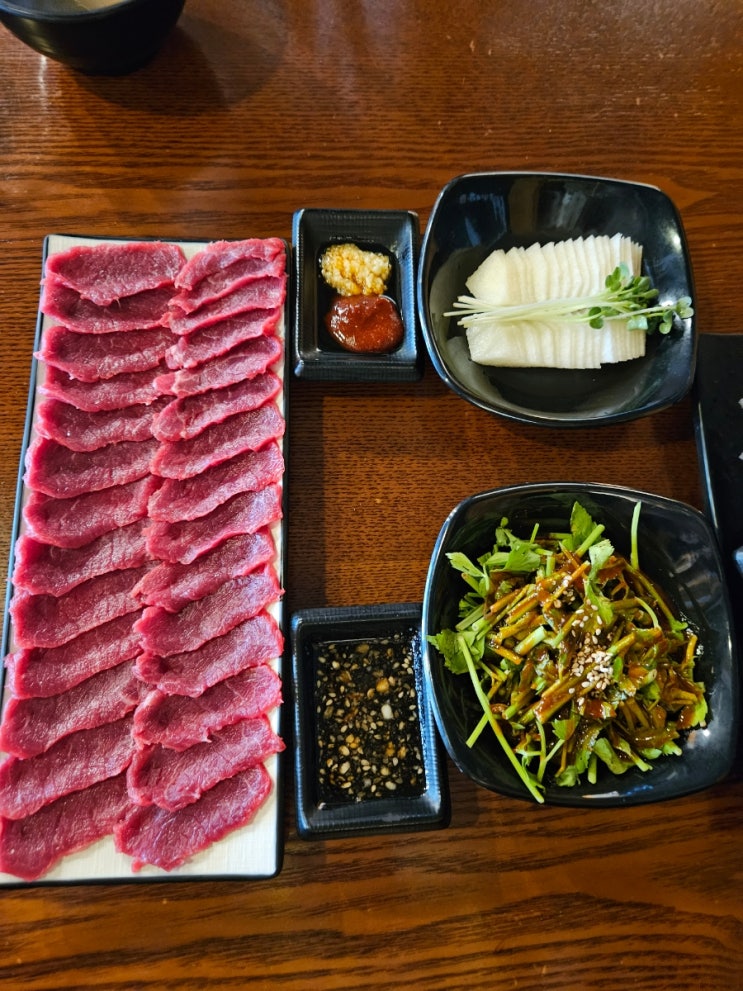  울산삼산동 한우육회 최고로 맛있는집 《육회말투아웃삼산점》 삼산동육사시미는 바로 이곳