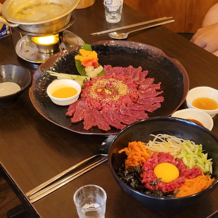 수원역맛집 술한잔하기 너무 좋은 수원역육회 육회독존