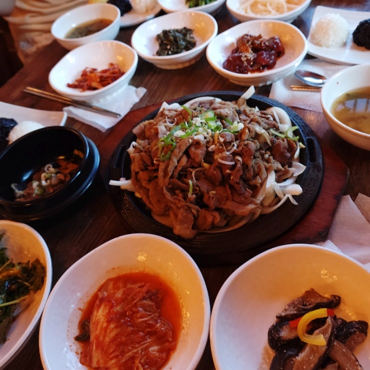  남양주 목향원 석쇠 돼지불고기 유기농 쌈 채소로 싸먹는 쌈밥