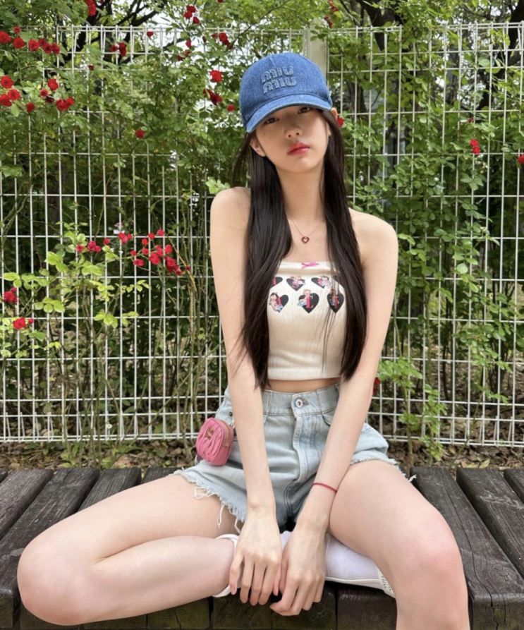 제니, 현아, 장원영과 함께하는 연예인 언더붑 패션: 과감한 선택의 매력