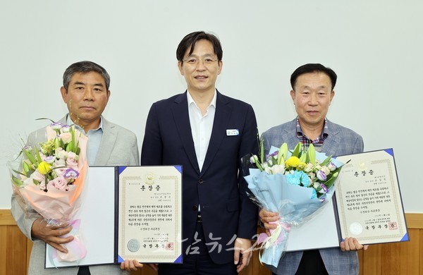  전남 영암, 대한민국정부 대신해 6·25전쟁 참전용사 고(故)오임석 중사와 고(故)조병수 병장 화랑무공훈장 전수