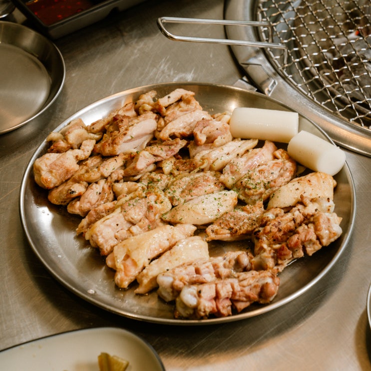 송파 송리단길 맛집 숯불로 구워 더 맛있는 닭갈비 바이춘천