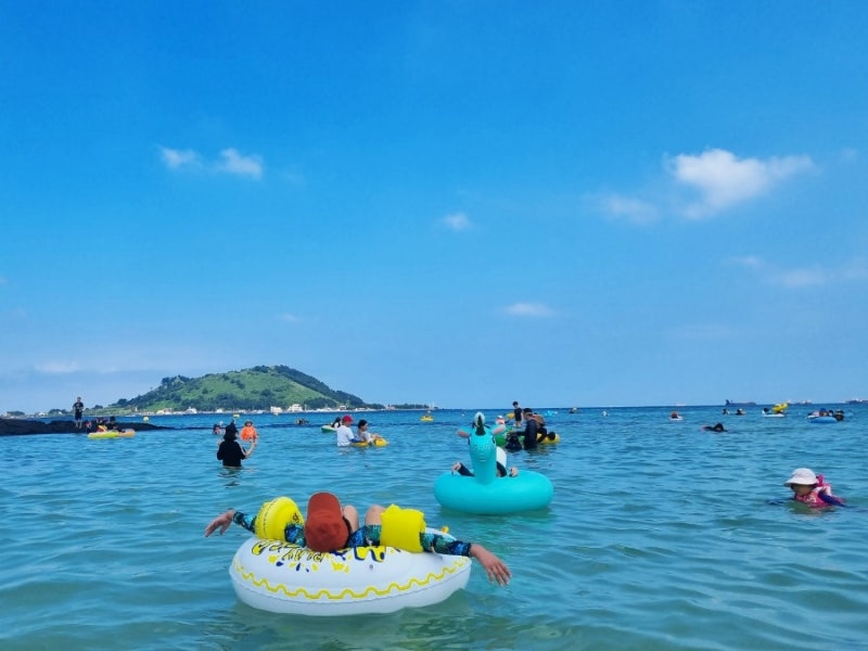 제주 협재해수욕장 물놀이, 수영초보 튜브 파라솔 대여 온수샤워장 등 이용후기