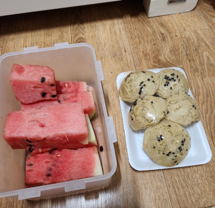  시흥동 장호덕 손만두 은행나무 별장거리 따뜻한 만두가게