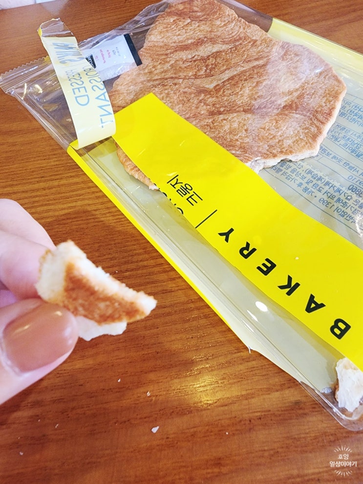  [건대/건대입구/카페] 빽다방에서 크룽지와 완전딸기쥬스, 가격과 칼로리