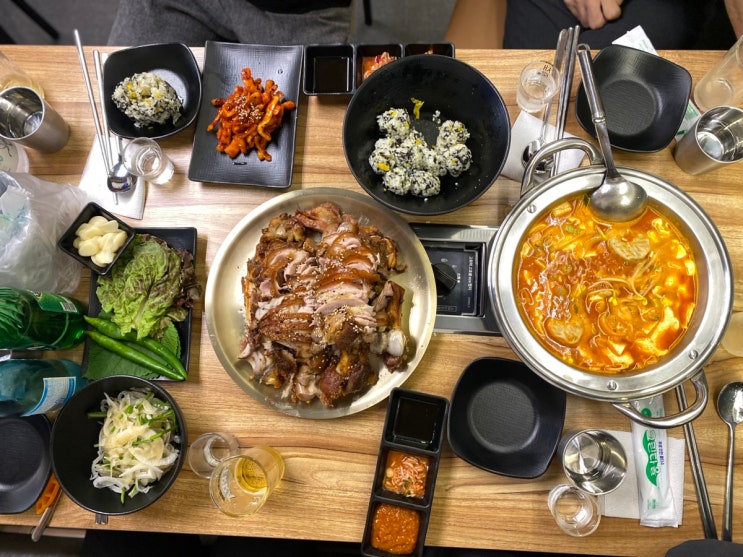  건대 순두부찌개/부대찌개 서비스 족발집 " 족발만족 "