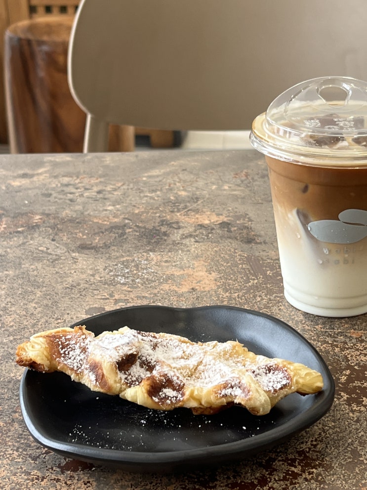  치앙마이카페 디지털노마드 가득했던 재방문한 님만카페 와비사비커피 Wabisabi Coffee